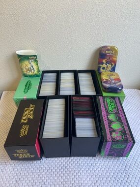 LOT of Pokemon TCG Cards